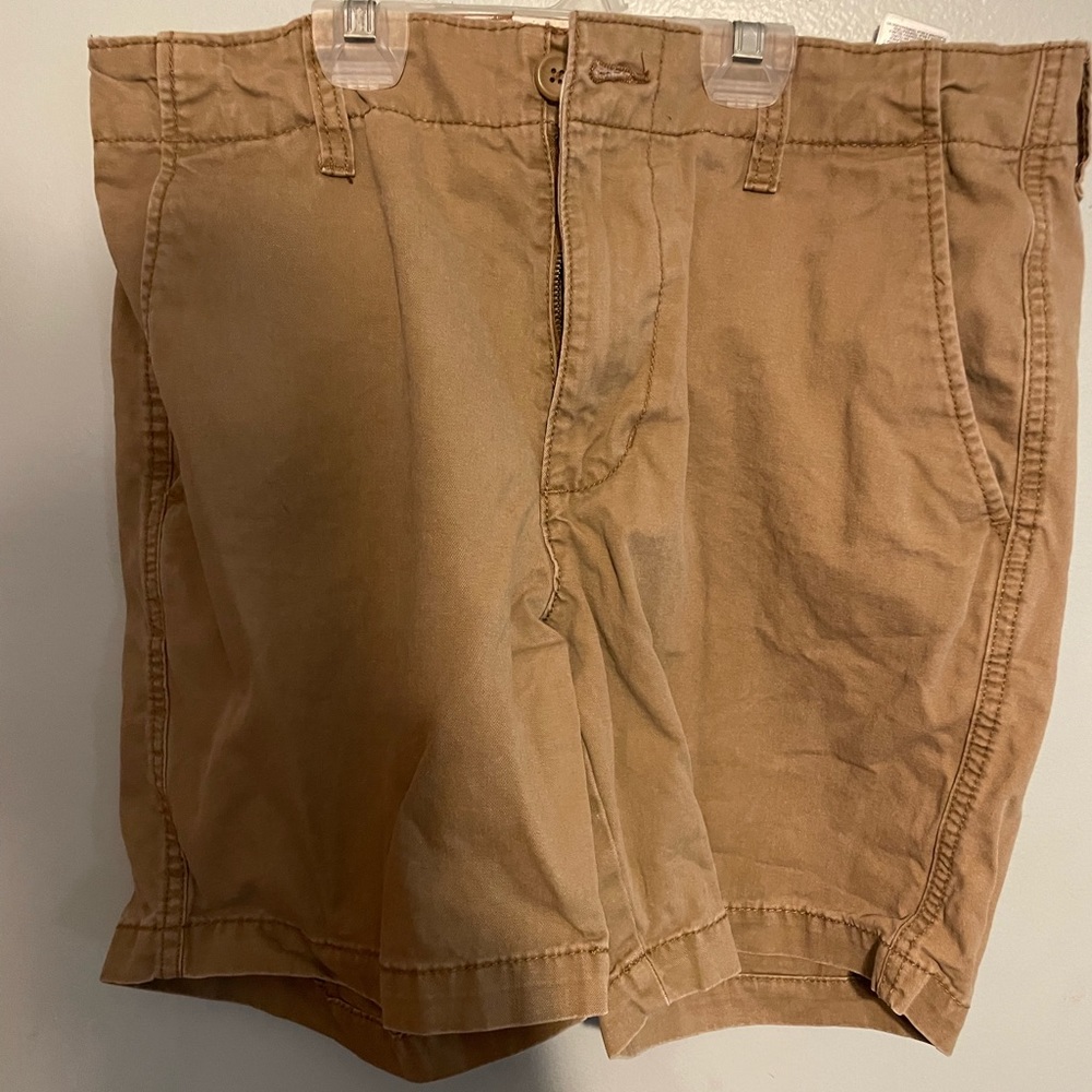 Old navy men’s chino short 33